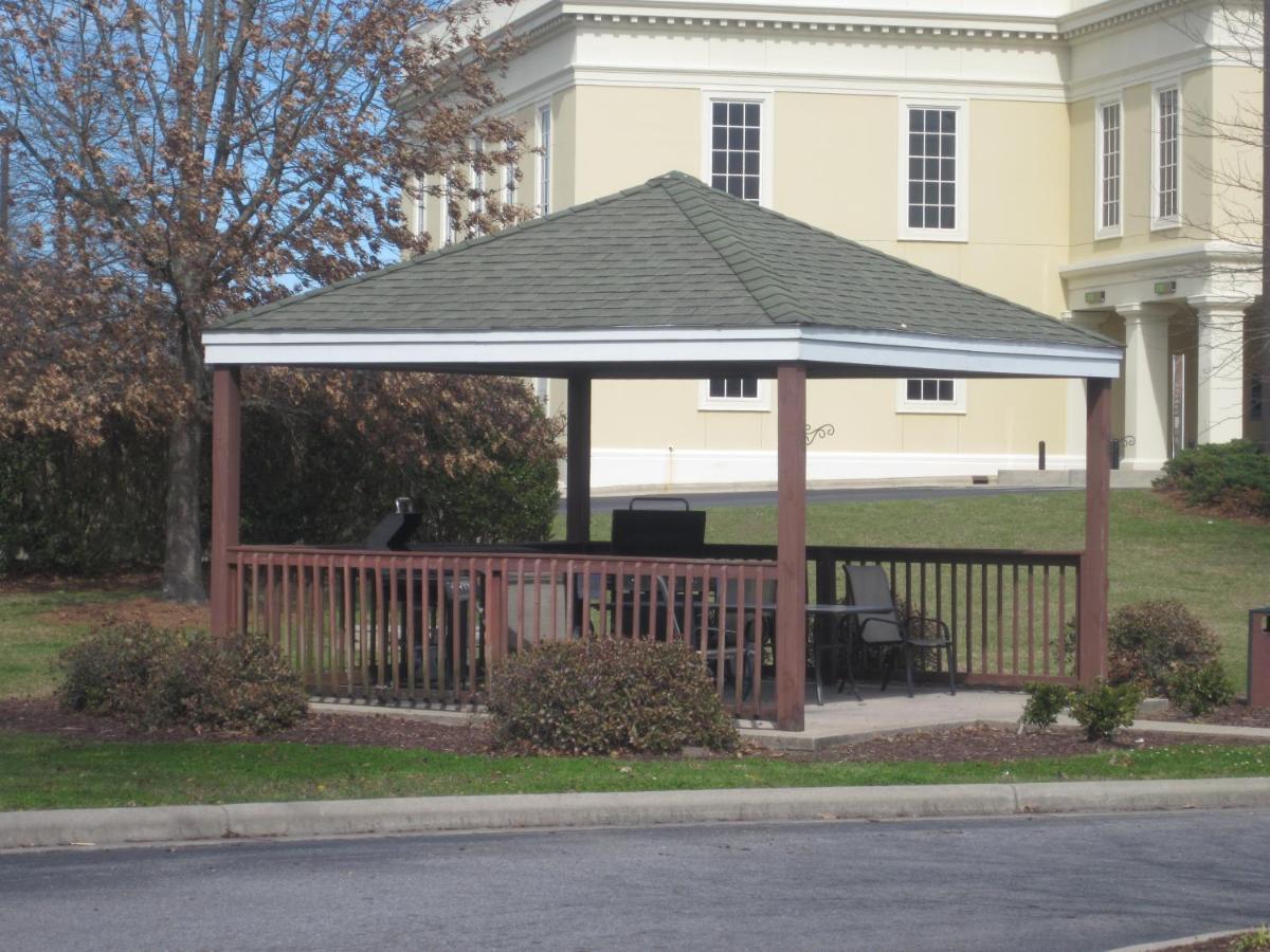Intown Suites Extended Stay Greenville Nc Bagian luar foto